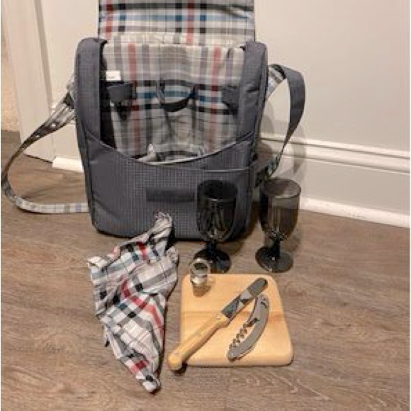 Wine and Cheese Picnic Set - Picture 1 of 4